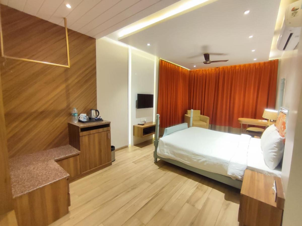 Alwar Vanyaevilas Exterior photo