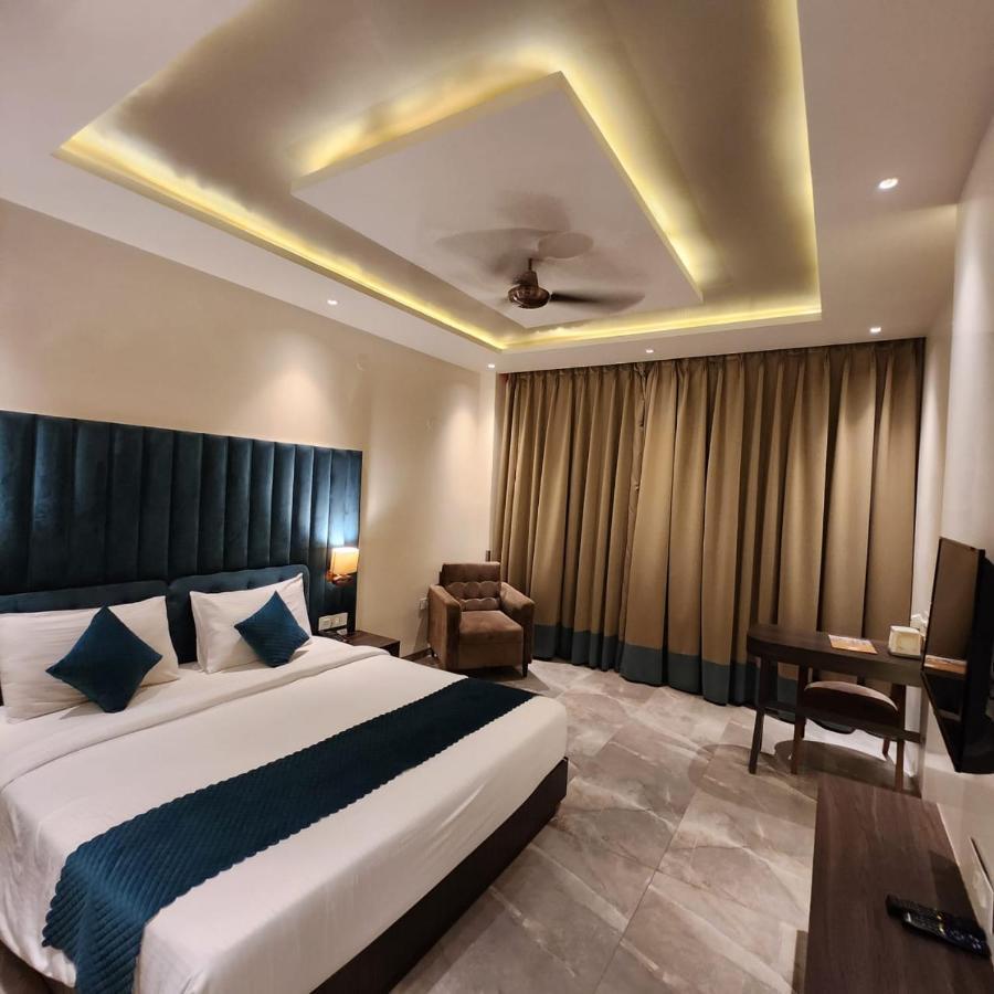 Alwar Vanyaevilas Exterior photo